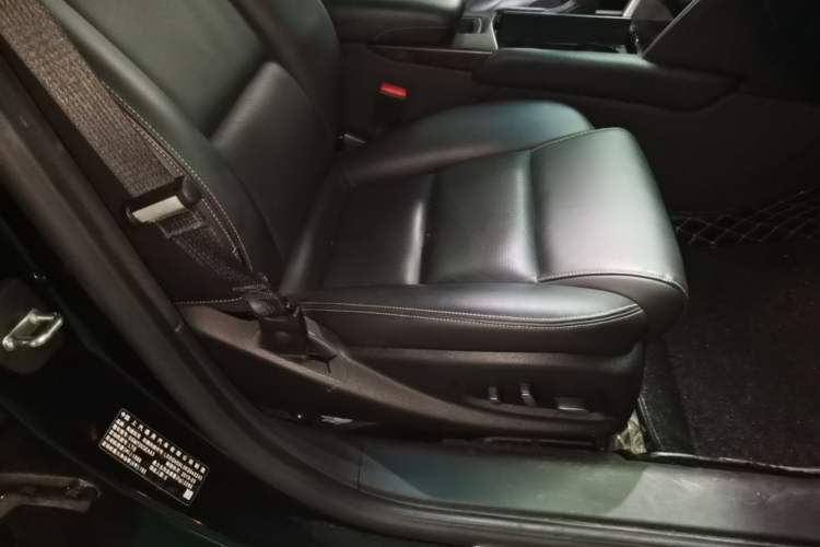 Used Cadillac XTS 2018 28T Elite Edition Right Front Seat