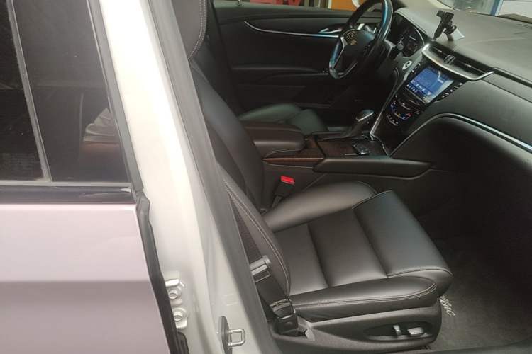Used Cadillac XTS 2018 28T Tech Edition Right Front Seat