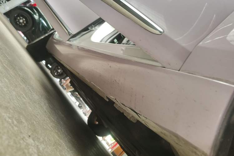 Used Cadillac XTS 2018 28T Tech Edition Right Side Sill