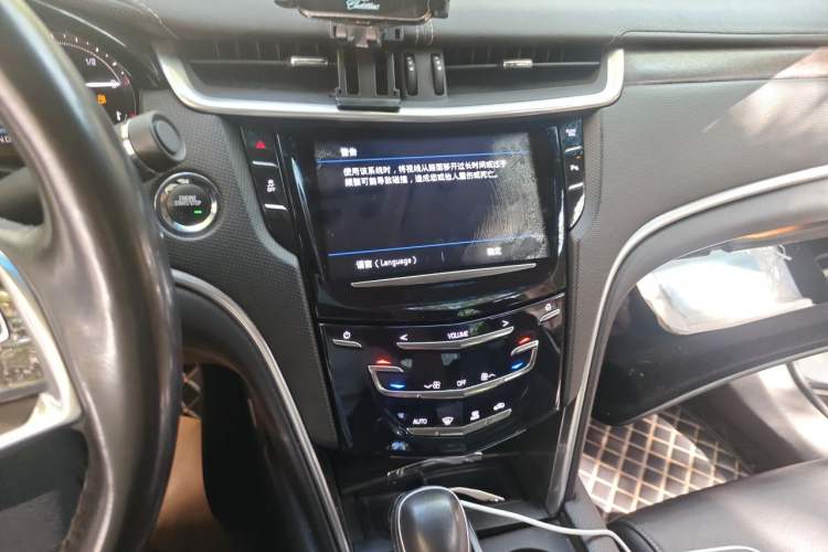 Used Cadillac XTS 2018 28T Elite Edition Audio And AC Panel