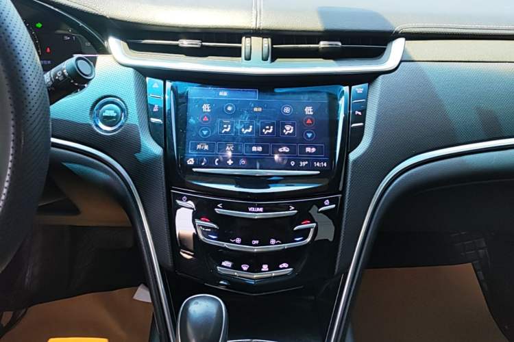 Used Cadillac XTS 2018 28T Tech Edition Audio And AC Panel