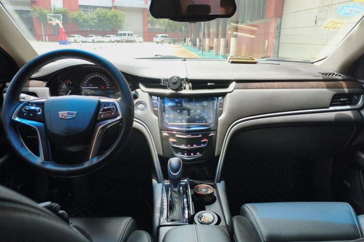 Used Cadillac XTS 2018 28T Elite Edition Center Console