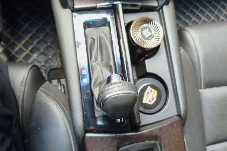 Used Cadillac XTS 2018 28T Elite Edition Gear Lever