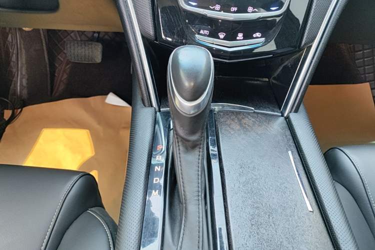 Used Cadillac XTS 2018 28T Tech Edition Gear Lever
