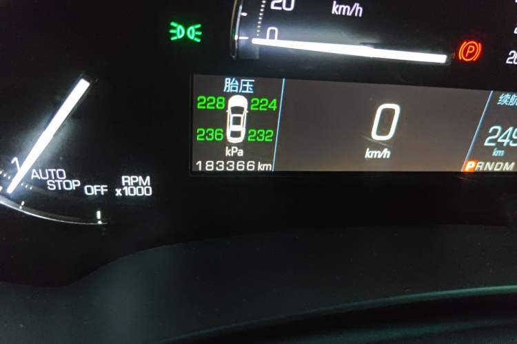Used Cadillac XTS 2018 28T Elite Edition Odometer Close Up