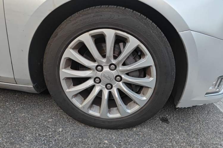 Used Cadillac XTS 2018 28T Elite Edition Right Front Wheel Hub