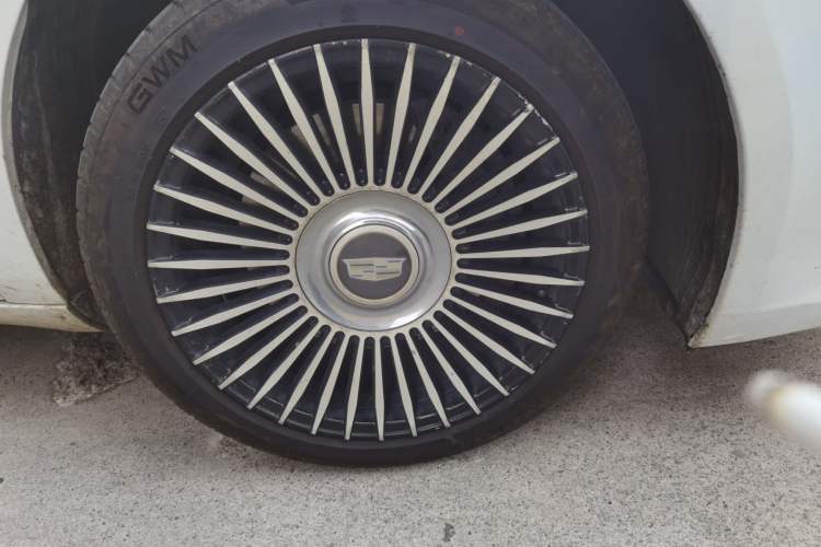 Used Cadillac XTS 2018 28T Tech Edition Right Front Wheel Hub