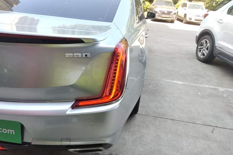 Used Cadillac XTS 2018 28T Tech Edition Right Rear Taillight