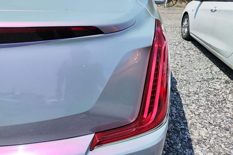 Used Cadillac XTS 2018 28T Tech Edition Right Rear Taillight