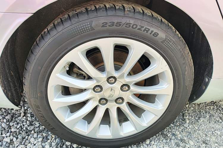 Used Cadillac XTS 2018 28T Tech Edition Right Rear Wheel Hub