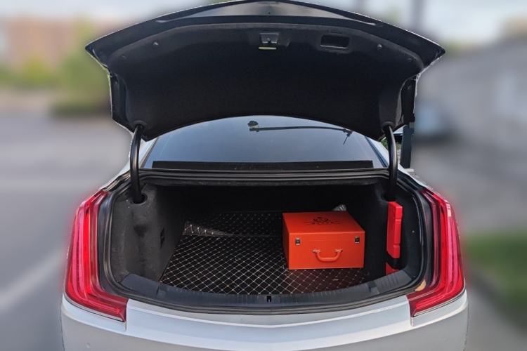 Used Cadillac XTS 2018 28T Elite Edition Trunk