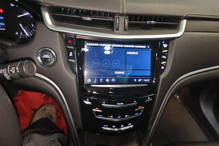 Used Cadillac XTS 2018 28T Tech Edition Audio And AC Panel