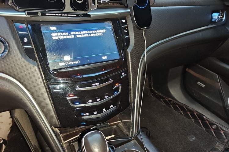 Used Cadillac XTS 2018 28T Elite Edition Audio And AC Panel