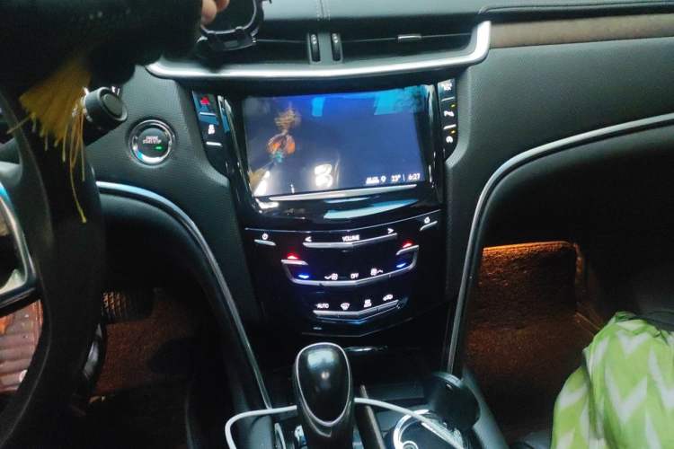 Used Cadillac XTS 2018 28T Elite Edition Audio And AC Panel