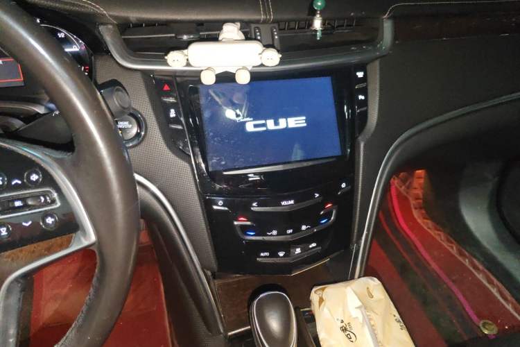 Used Cadillac XTS 2018 28T Elite Edition Audio And AC Panel