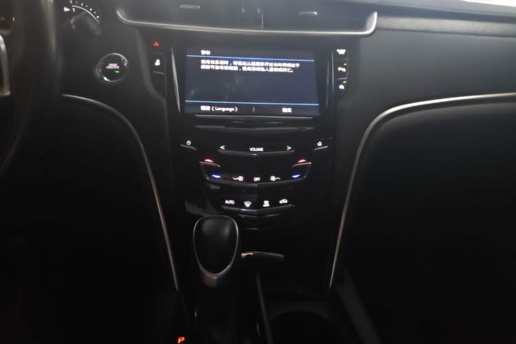Used Cadillac XTS 2018 28T Elite Edition Audio And AC Panel