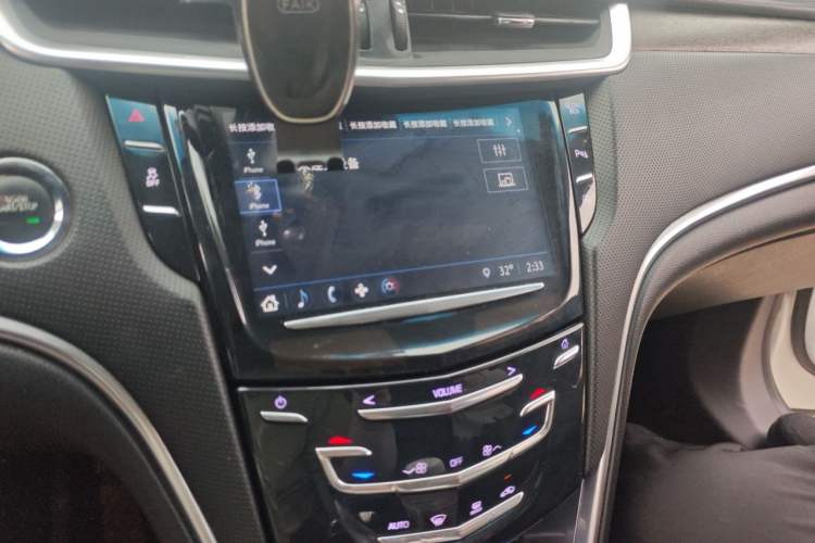 Used Cadillac XTS 2018 28T Elite Edition Audio And AC Panel