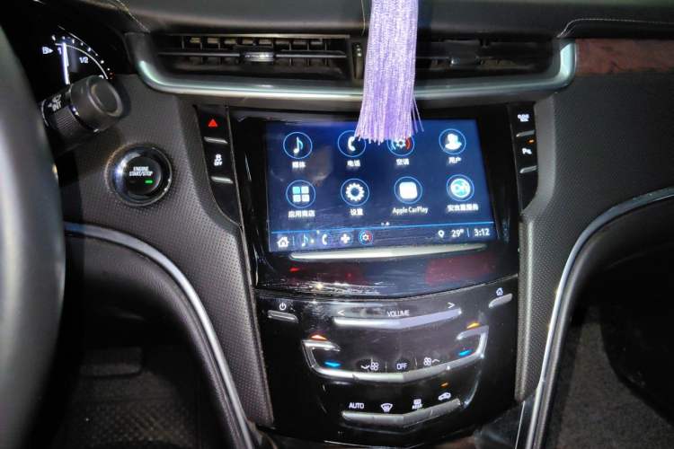 Used Cadillac XTS 2018 28T Tech Edition Audio And AC Panel