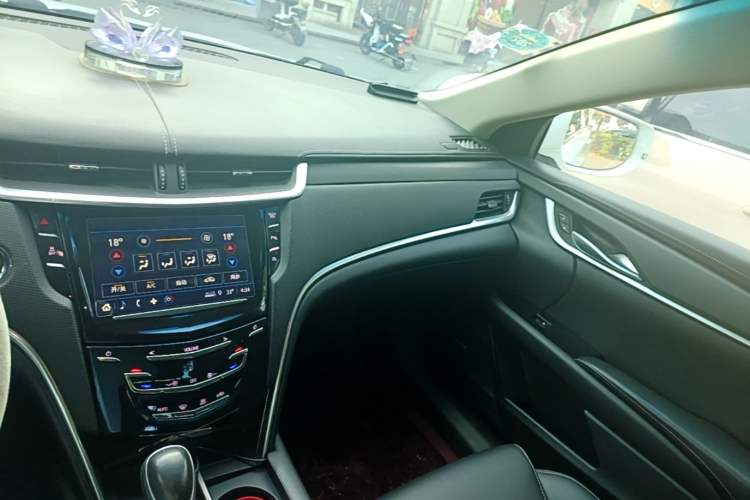 Used Cadillac XTS 2018 28T Tech Edition Audio And AC Panel