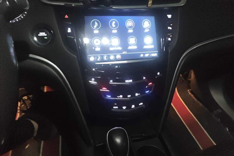 Used Cadillac XTS 2018 28T Elite Edition Audio And AC Panel