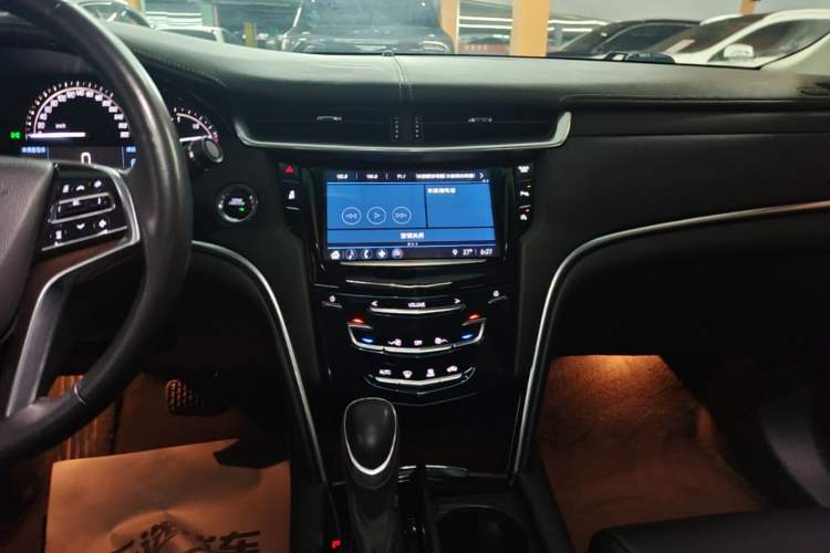 Used Cadillac XTS 2018 28T Tech Edition Audio And AC Panel