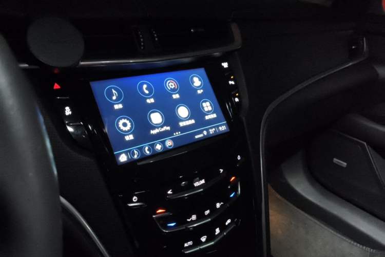 Used Cadillac XTS 2018 28T Tech Edition Audio And AC Panel