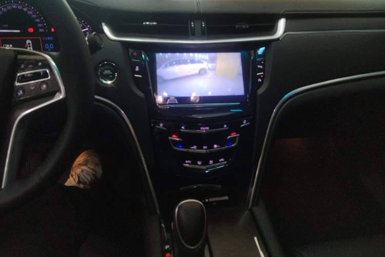 Used Cadillac XTS 2018 28T Tech Edition Audio And AC Panel