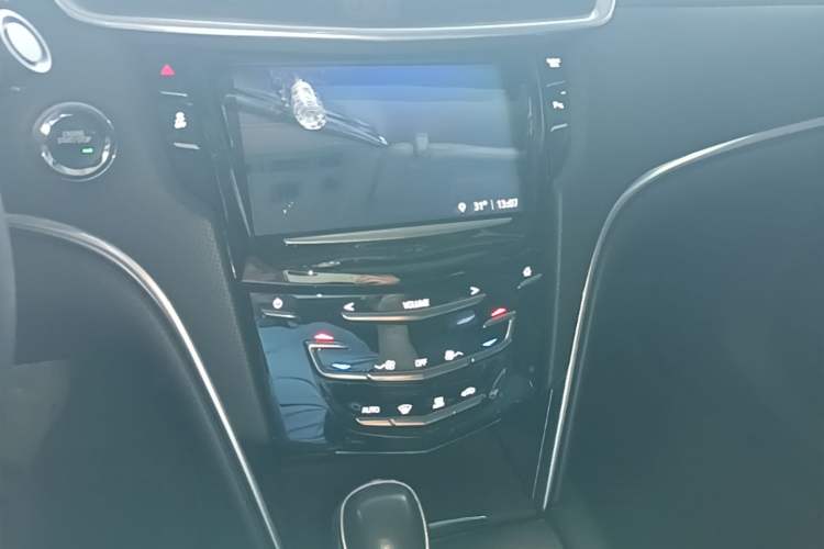 Used Cadillac XTS 2018 28T Tech Edition Audio And AC Panel
