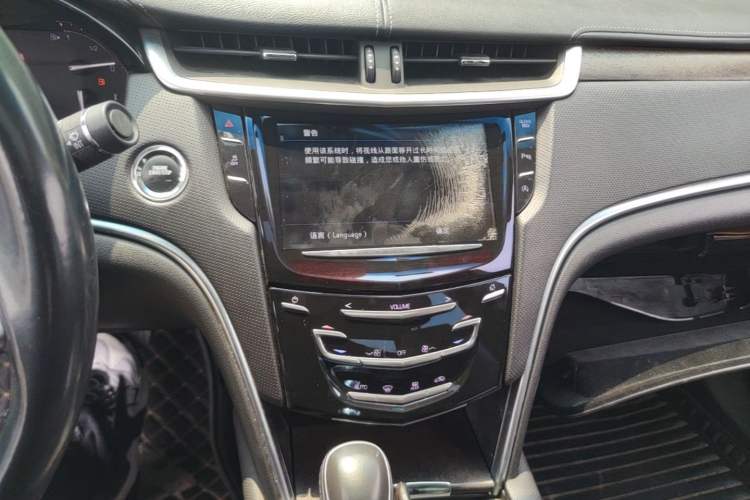 Used Cadillac XTS 2018 28T Elite Edition Audio And AC Panel