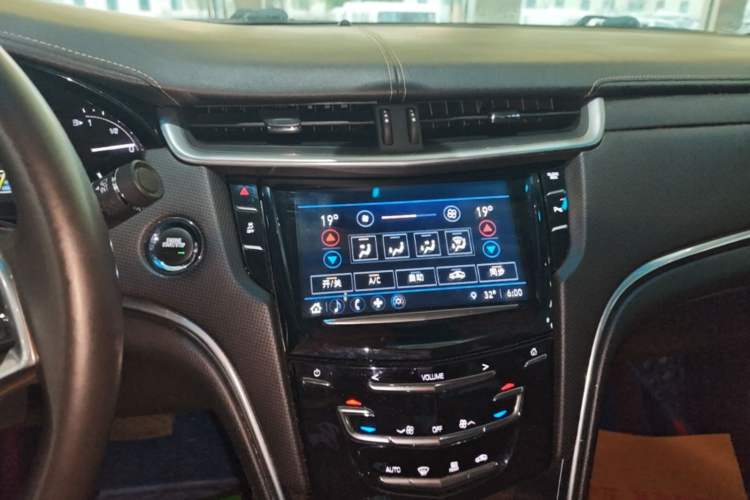 Used Cadillac XTS 2018 28T Tech Edition Audio And AC Panel