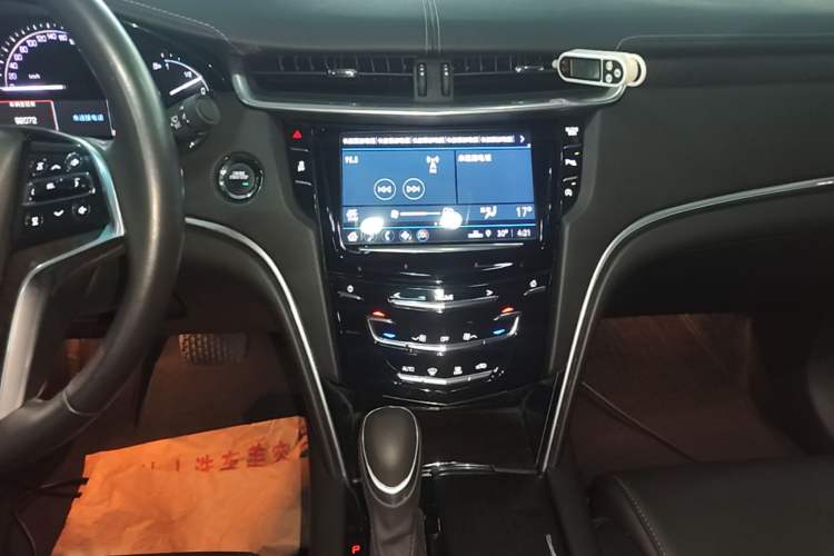 Used Cadillac XTS 2018 28T Elite Edition Audio And AC Panel