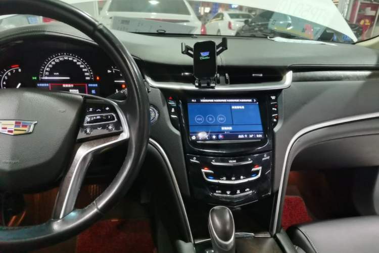 Used Cadillac XTS 2018 28T Elite Edition Audio And AC Panel