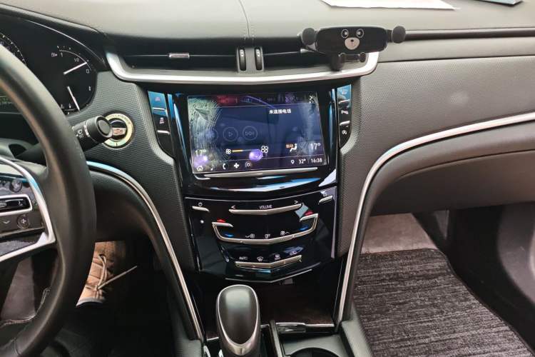 Used Cadillac XTS 2018 28T Tech Edition Audio And AC Panel