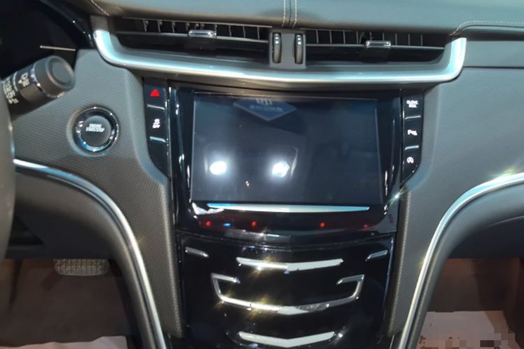 Used Cadillac XTS 2018 28T Tech Edition Audio And AC Panel