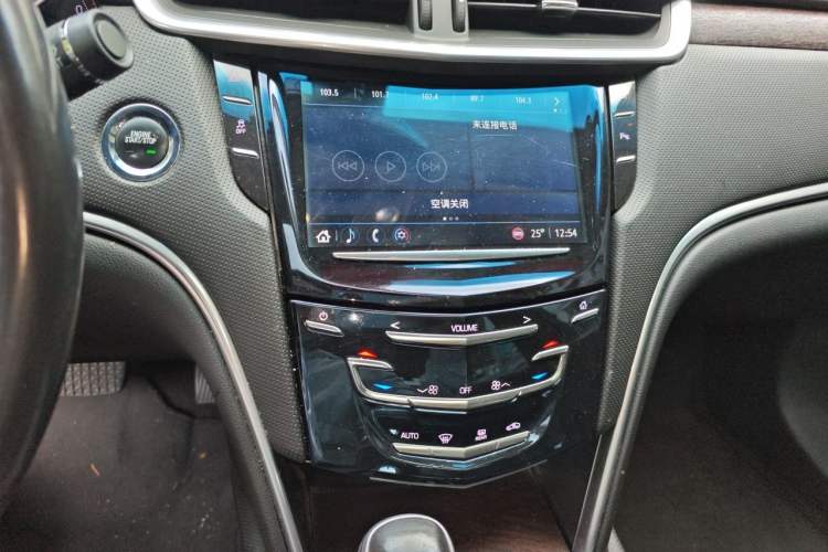 Used Cadillac XTS 2018 28T Elite Edition Audio And AC Panel
