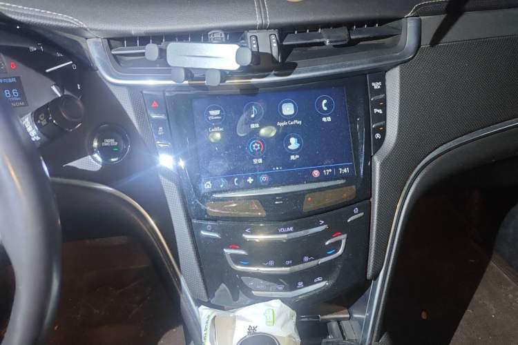 Used Cadillac XTS 2018 28T Tech Edition Audio And AC Panel