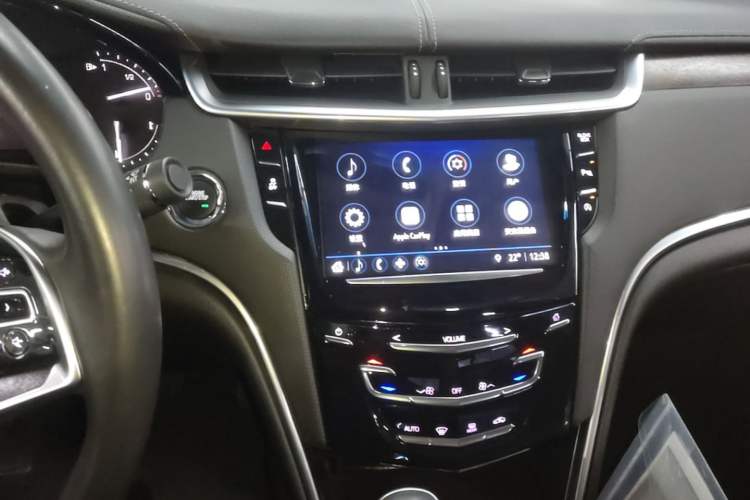 Used Cadillac XTS 2018 28T Elite Edition Audio And AC Panel