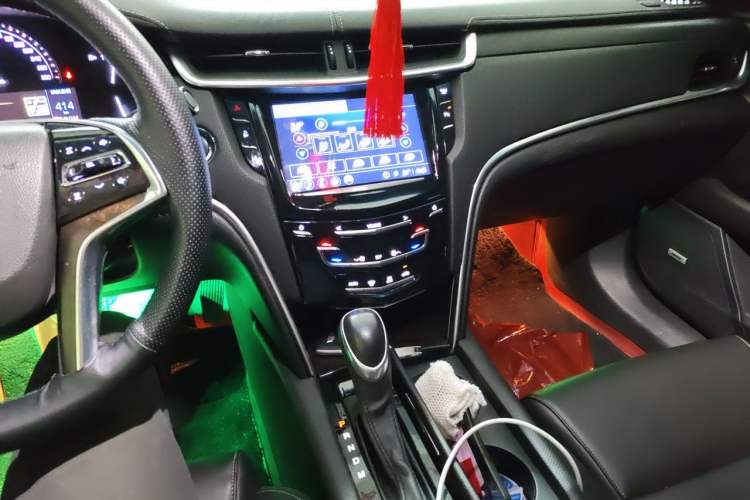 Used Cadillac XTS 2018 28T Tech Edition Audio And AC Panel