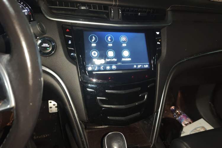 Used Cadillac XTS 2018 28T Tech Edition Audio And AC Panel
