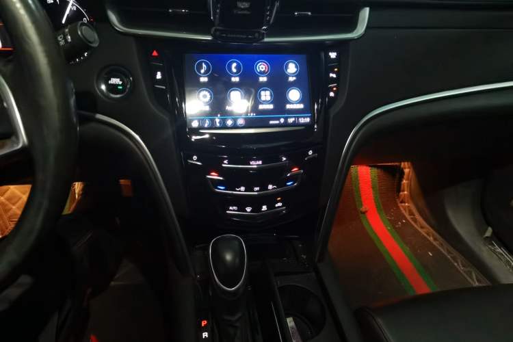Used Cadillac XTS 2018 28T Tech Edition Audio And AC Panel