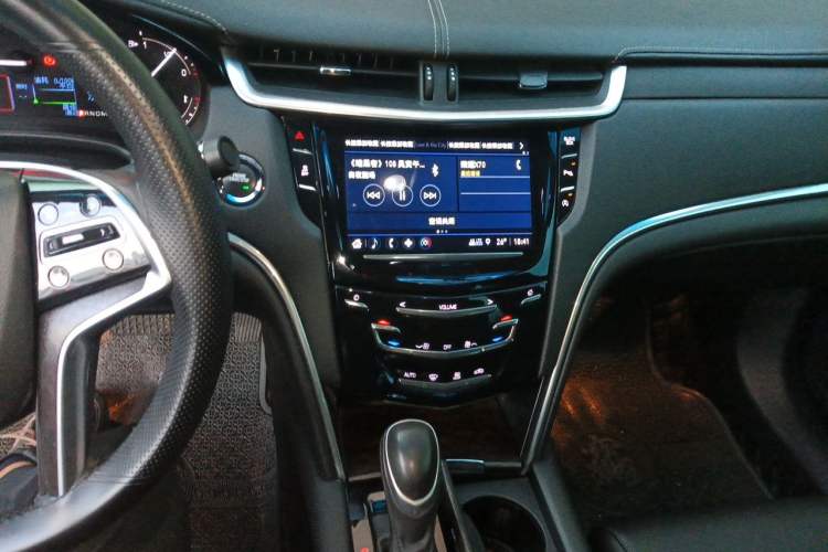 Used Cadillac XTS 2018 28T Tech Edition Audio And AC Panel