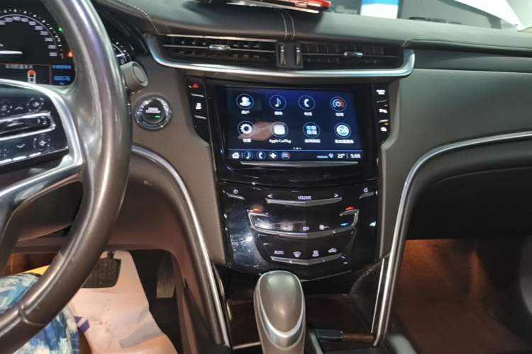 Used Cadillac XTS 2018 28T Tech Edition Audio And AC Panel