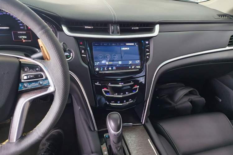 Used Cadillac XTS 2018 28T Tech Edition Audio And AC Panel