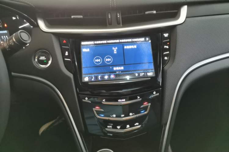Used Cadillac XTS 2018 28T Tech Edition Audio And AC Panel