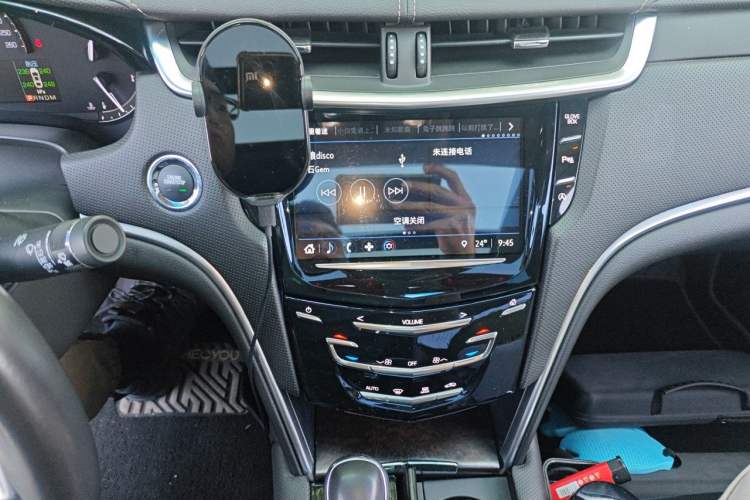 Used Cadillac XTS 2018 28T Tech Edition Audio And AC Panel