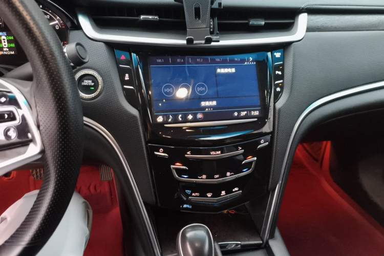Used Cadillac XTS 2018 28T Elite Edition Audio And AC Panel