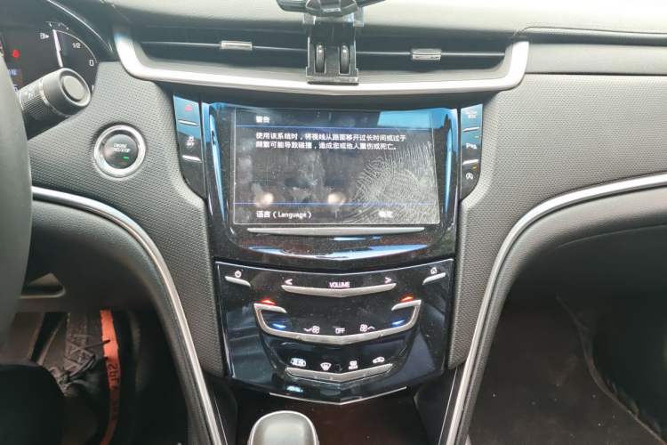 Used Cadillac XTS 2018 28T Tech Edition Audio And AC Panel