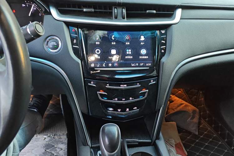 Used Cadillac XTS 2018 28T Tech Edition Audio And AC Panel