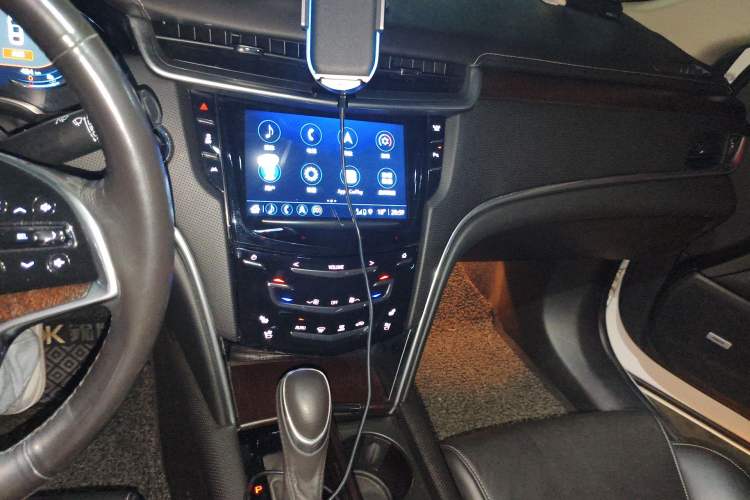 Used Cadillac XTS 2018 28T Luxury Edition Audio And AC Panel