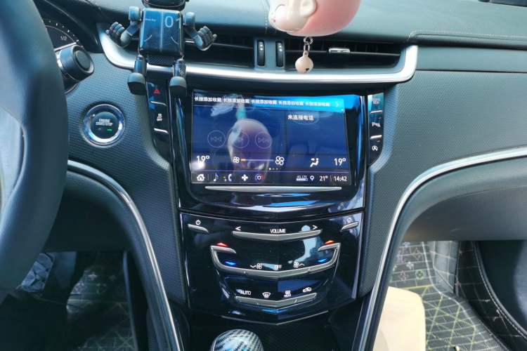 Used Cadillac XTS 2018 28T Tech Edition Audio And AC Panel